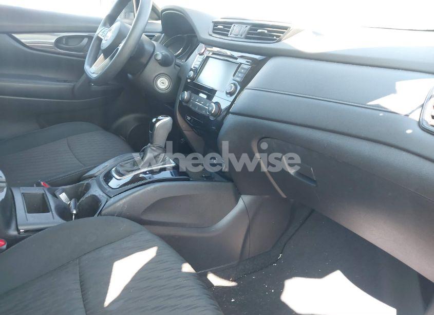 Photo 5 of 2020 Nissan Rogue S FWD (VIN 5N1AT2MT5LC738189)