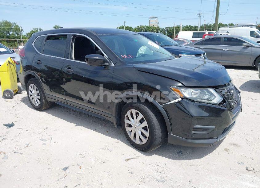 2020 Nissan Rogue S FWD (VIN 5N1AT2MT5LC815269) main photo