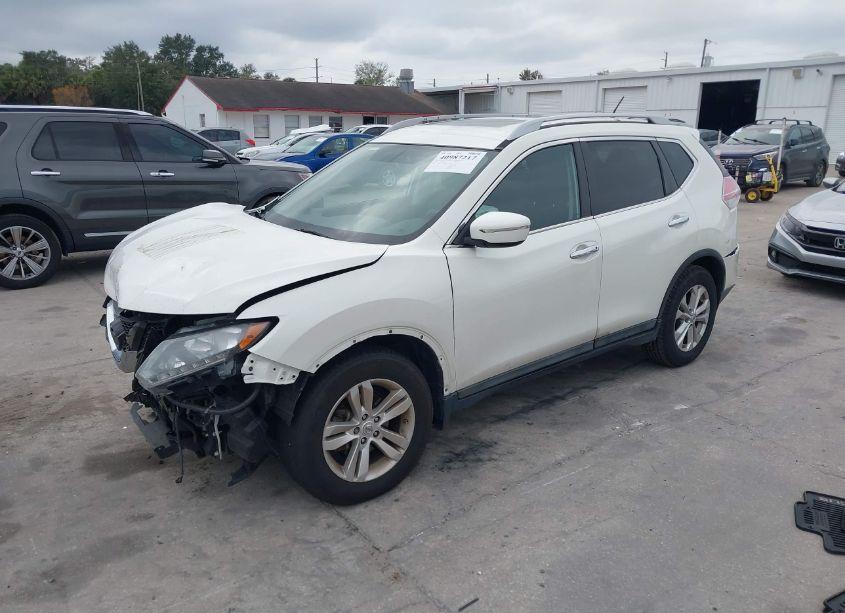 Photo 2 of 2015 Nissan Rogue SV (VIN 5N1AT2MT6FC765180)