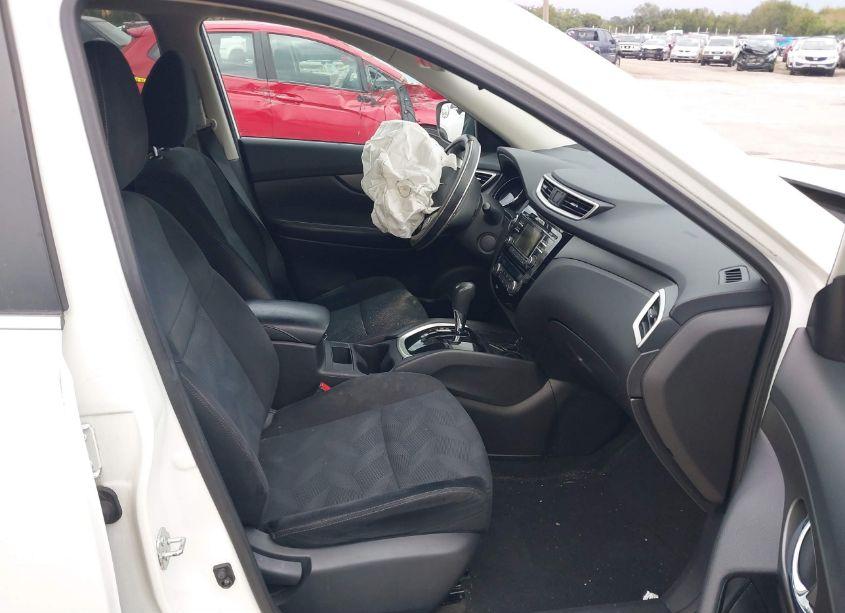 Photo 5 of 2015 Nissan Rogue SV (VIN 5N1AT2MT6FC765180)