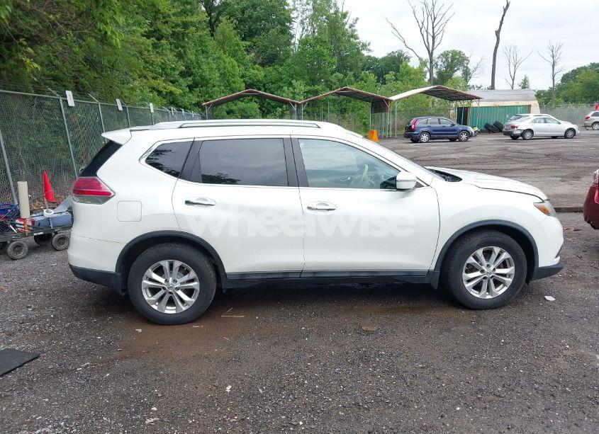 Photo 13 of 2015 Nissan Rogue SV (VIN 5N1AT2MT6FC799152)
