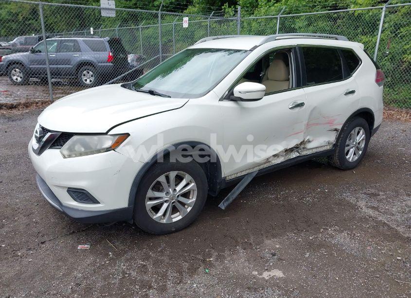 Photo 2 of 2015 Nissan Rogue SV (VIN 5N1AT2MT6FC799152)