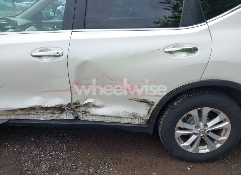 Photo 6 of 2015 Nissan Rogue SV (VIN 5N1AT2MT6FC799152)