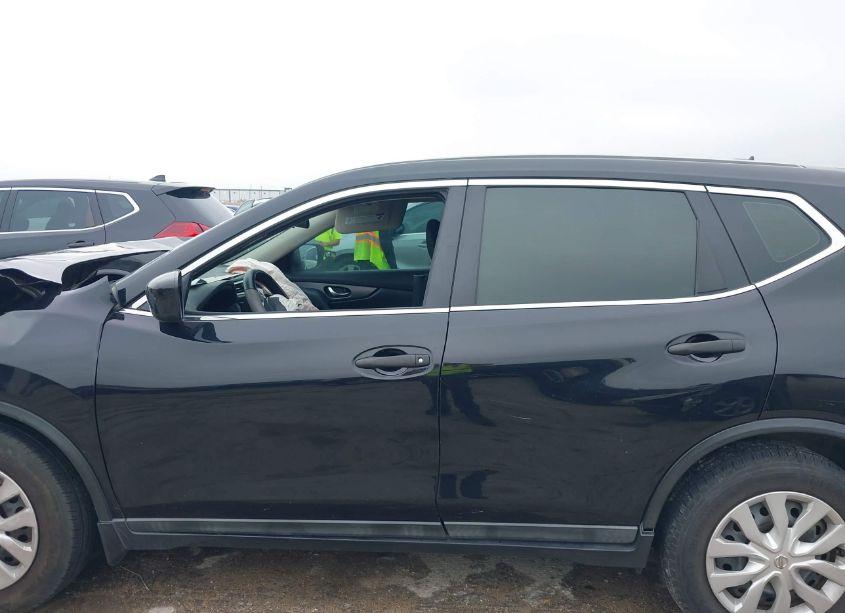 Photo 15 of 2016 Nissan Rogue S (VIN 5N1AT2MT6GC837898)