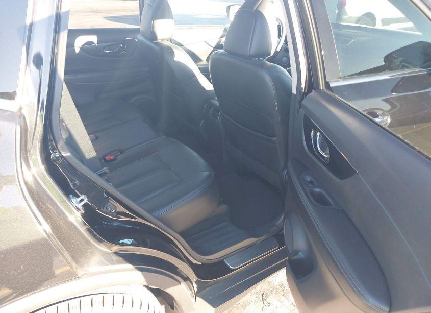 Photo 8 of 2016 Nissan Rogue SL (VIN 5N1AT2MT6GC888480)