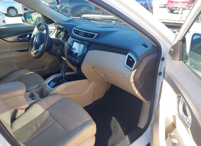 Photo 5 of 2016 Nissan Rogue SL (VIN 5N1AT2MT6GC914317)