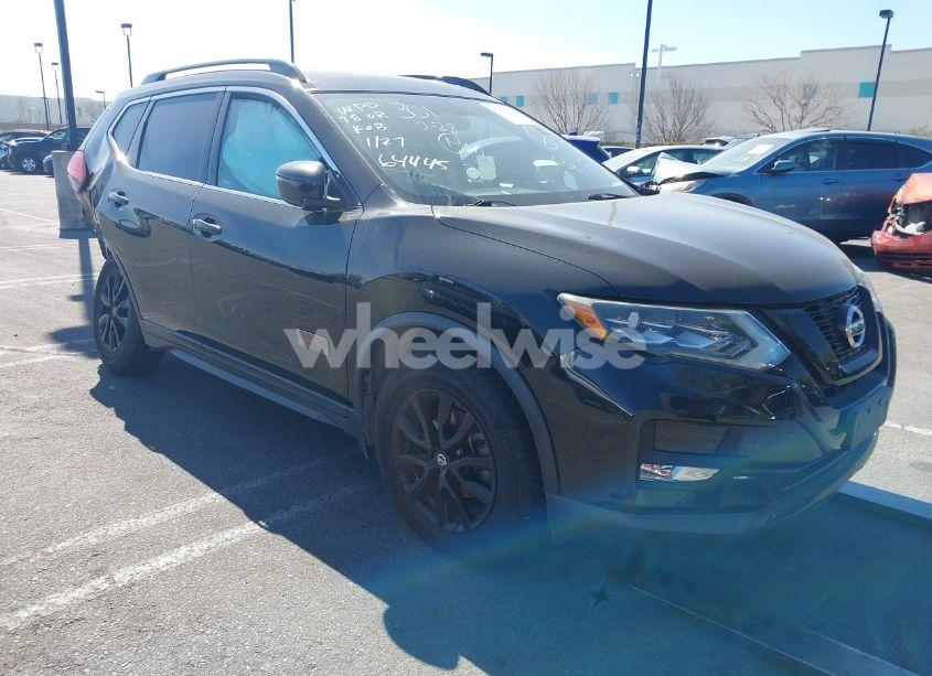 2017 Nissan Rogue SV (VIN 5N1AT2MT6HC755526) main photo