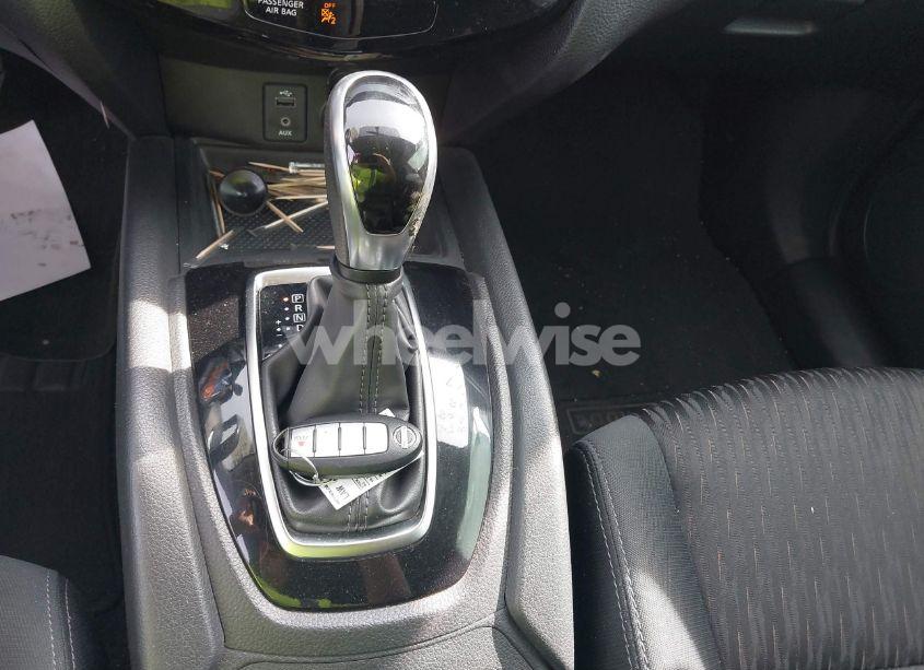 Photo 11 of 2017 Nissan Rogue SV (VIN 5N1AT2MT6HC755526)