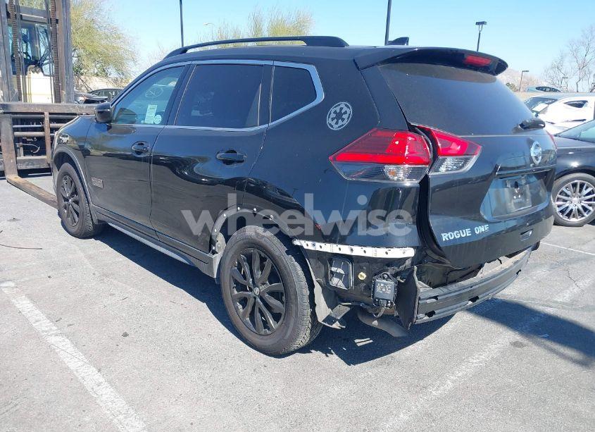 Photo 3 of 2017 Nissan Rogue SV (VIN 5N1AT2MT6HC755526)