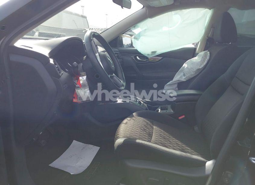 Photo 5 of 2017 Nissan Rogue SV (VIN 5N1AT2MT6HC755526)