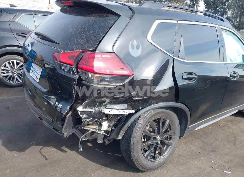 Photo 6 of 2017 Nissan Rogue SV (VIN 5N1AT2MT6HC755526)