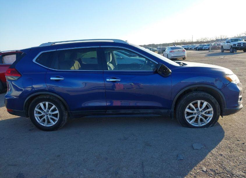 Photo 13 of 2017 Nissan Rogue SV (VIN 5N1AT2MT6HC771502)