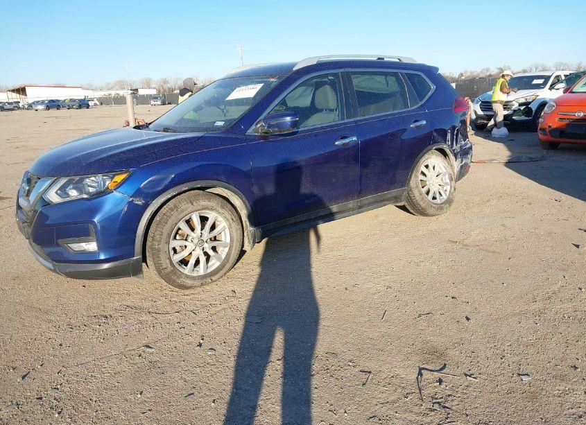 Photo 2 of 2017 Nissan Rogue SV (VIN 5N1AT2MT6HC771502)