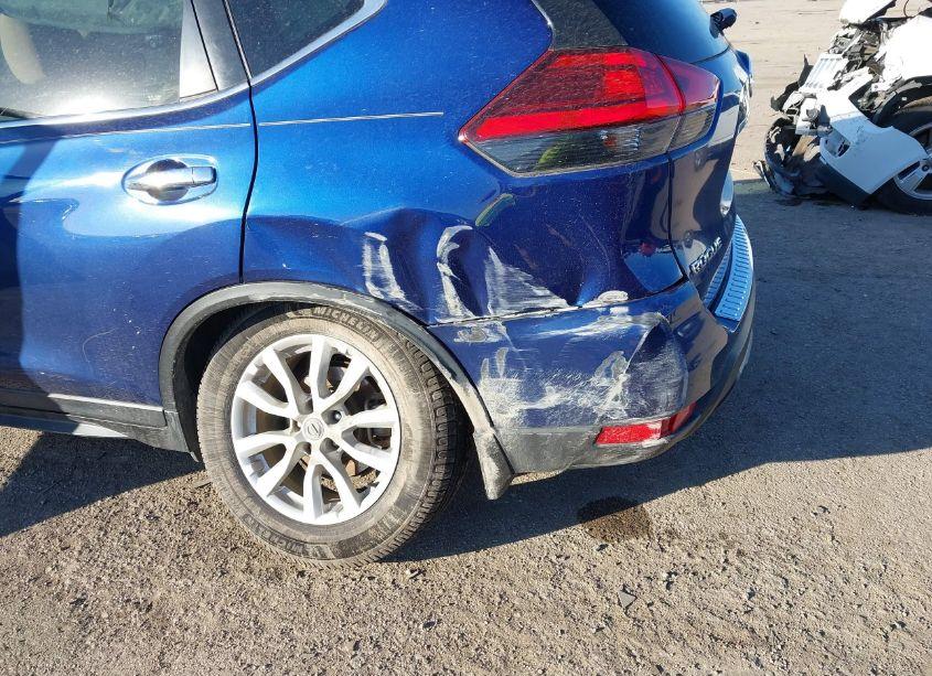 Photo 6 of 2017 Nissan Rogue SV (VIN 5N1AT2MT6HC771502)