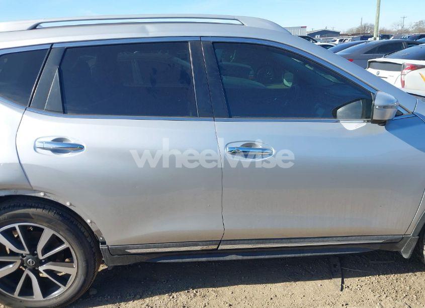 Photo 13 of 2017 Nissan Rogue SL (VIN 5N1AT2MT6HC782502)