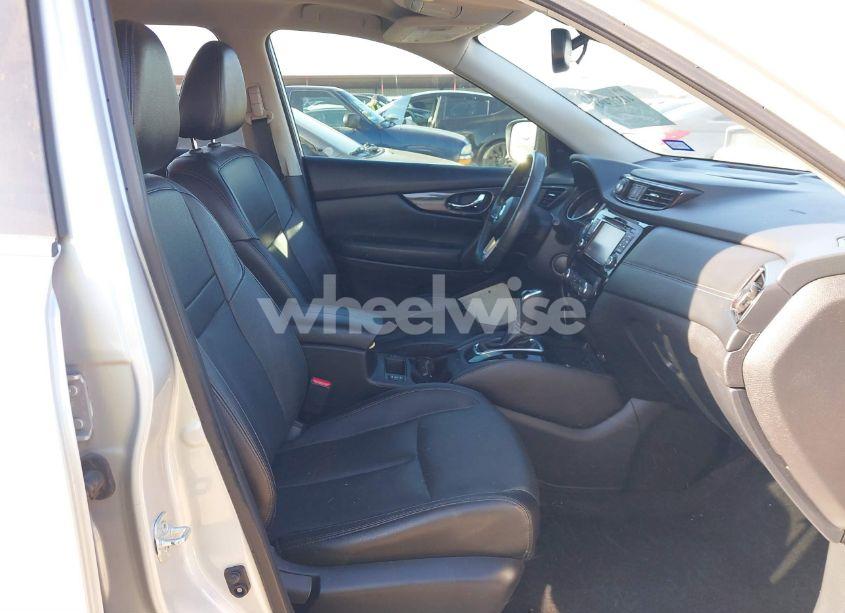 Photo 5 of 2017 Nissan Rogue SL (VIN 5N1AT2MT6HC782502)