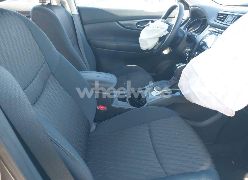 Photo 5 of 2017 Nissan Rogue S (VIN 5N1AT2MT6HC846361)