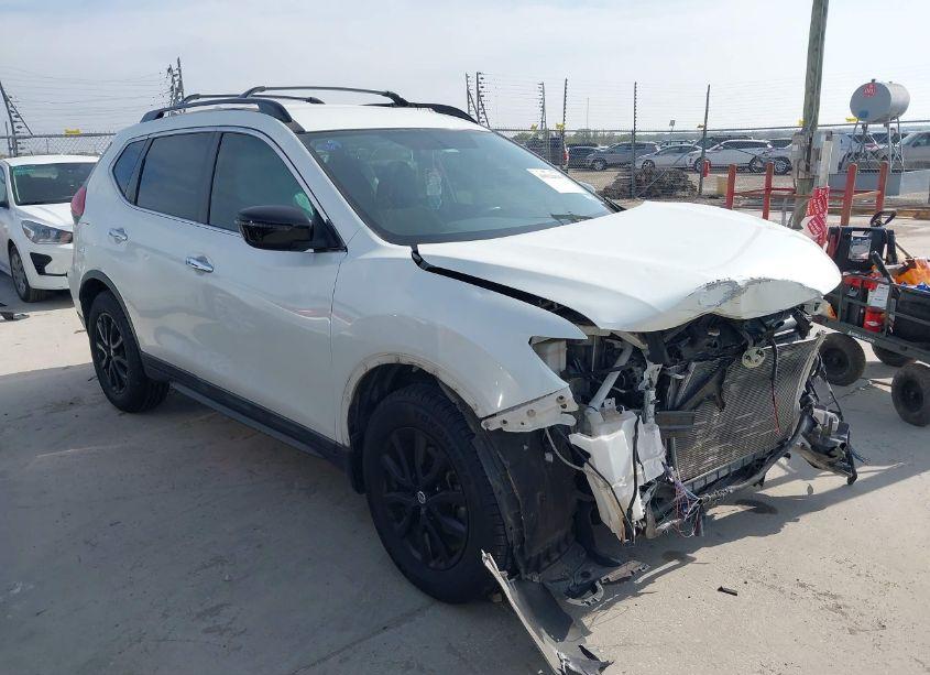 2017 Nissan Rogue SV (VIN 5N1AT2MT6HC867307) main photo