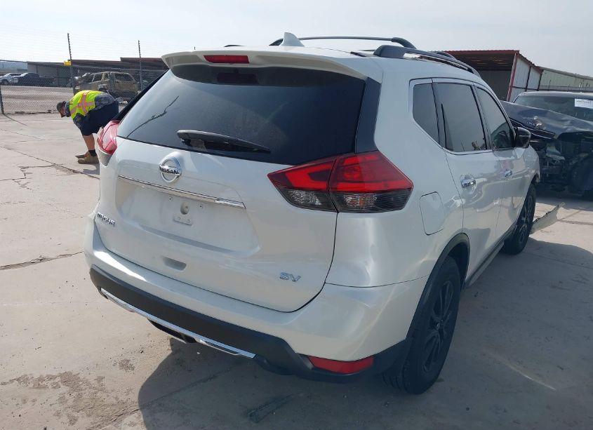 Photo 4 of 2017 Nissan Rogue SV (VIN 5N1AT2MT6HC867307)