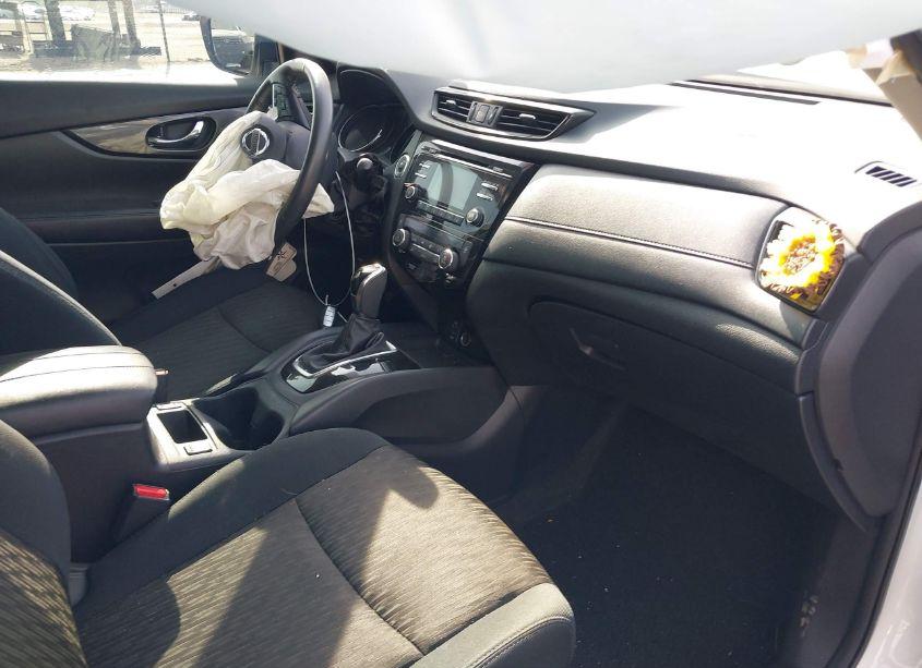 Photo 5 of 2017 Nissan Rogue SV (VIN 5N1AT2MT6HC867307)