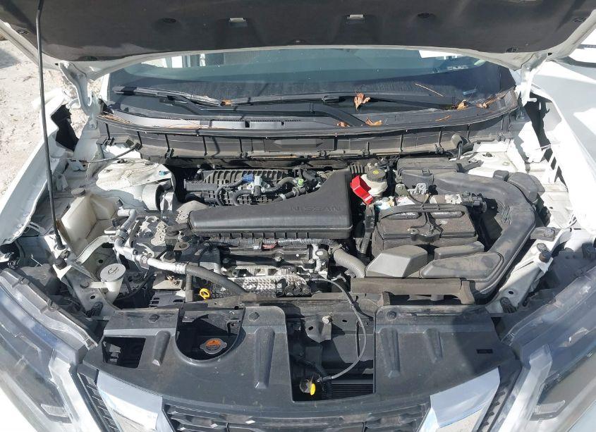 Photo 10 of 2017 Nissan Rogue SV (VIN 5N1AT2MT6HC885998)