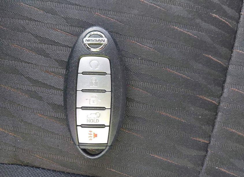 Photo 11 of 2017 Nissan Rogue SV (VIN 5N1AT2MT6HC885998)