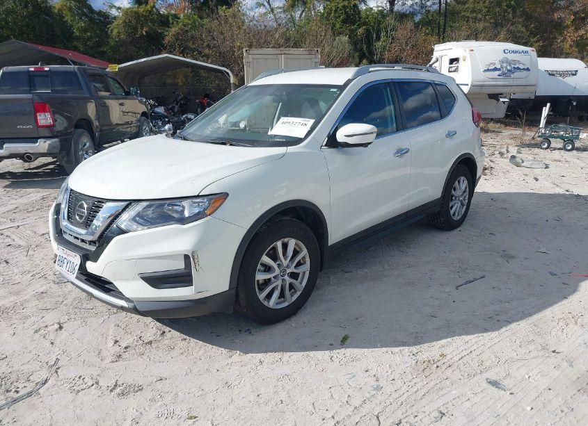 Photo 2 of 2017 Nissan Rogue SV (VIN 5N1AT2MT6HC885998)