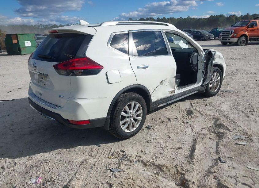 Photo 4 of 2017 Nissan Rogue SV (VIN 5N1AT2MT6HC885998)