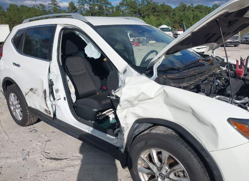 Photo 6 of 2017 Nissan Rogue SV (VIN 5N1AT2MT6HC885998)