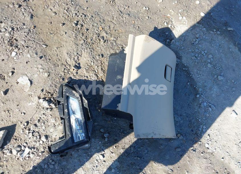 Photo 12 of 2018 Nissan Rogue SV (VIN 5N1AT2MT6JC718255)