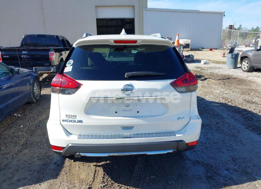 Photo 17 of 2018 Nissan Rogue SV (VIN 5N1AT2MT6JC718255)