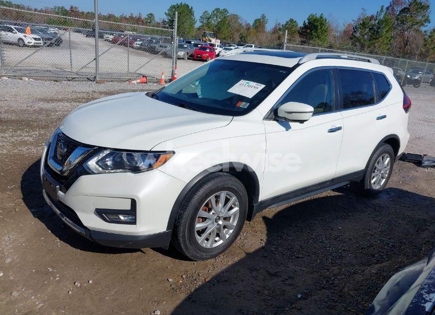 Photo 2 of 2018 Nissan Rogue SV (VIN 5N1AT2MT6JC718255)