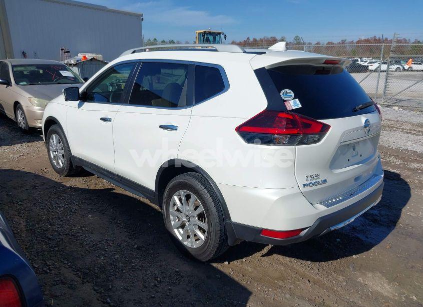 Photo 3 of 2018 Nissan Rogue SV (VIN 5N1AT2MT6JC718255)