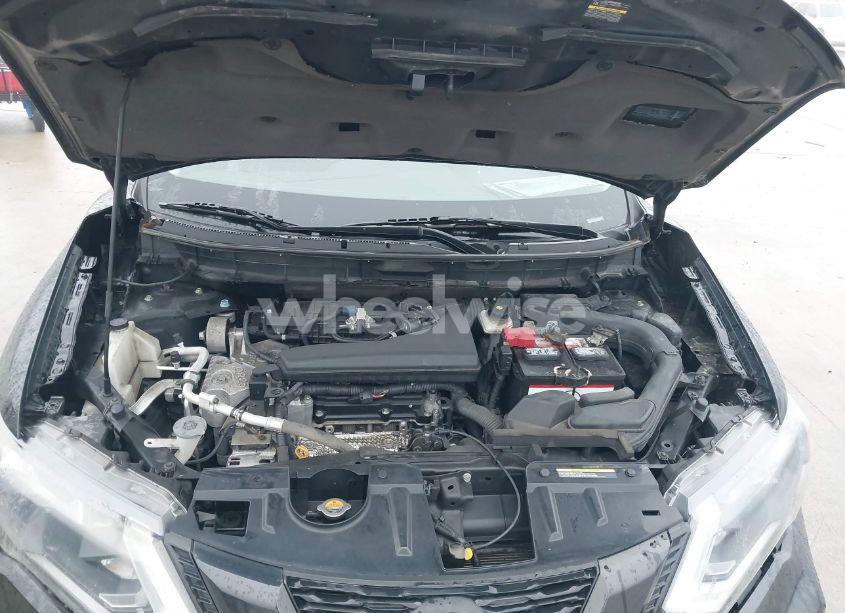 Photo 10 of 2018 Nissan Rogue SV (VIN 5N1AT2MT6JC726503)