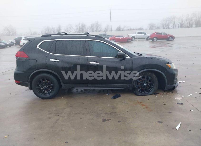 Photo 13 of 2018 Nissan Rogue SV (VIN 5N1AT2MT6JC726503)