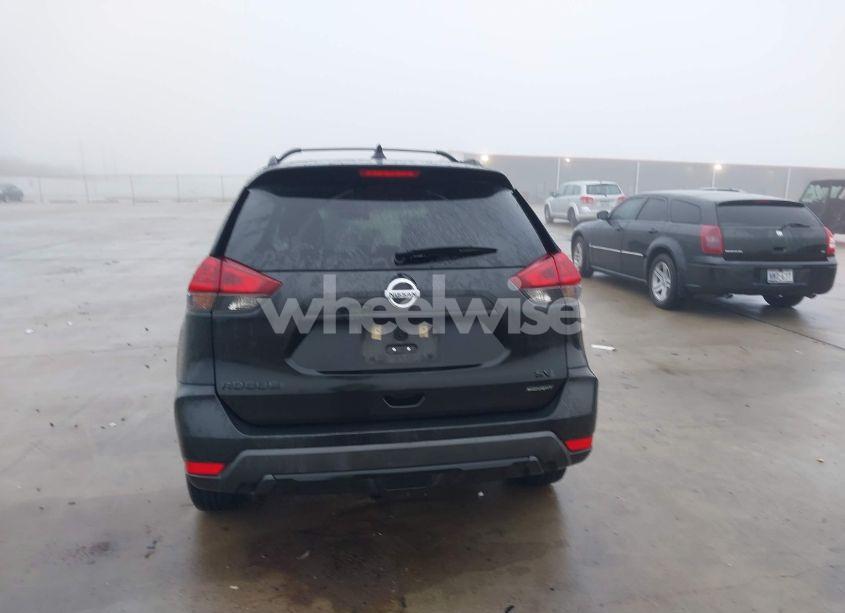 Photo 16 of 2018 Nissan Rogue SV (VIN 5N1AT2MT6JC726503)