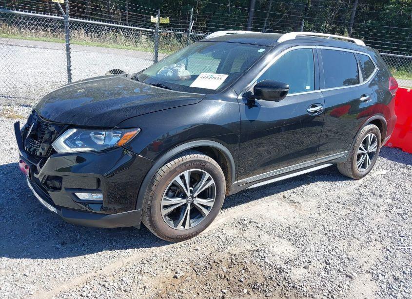 Photo 2 of 2018 Nissan Rogue SL (VIN 5N1AT2MT6JC735332)