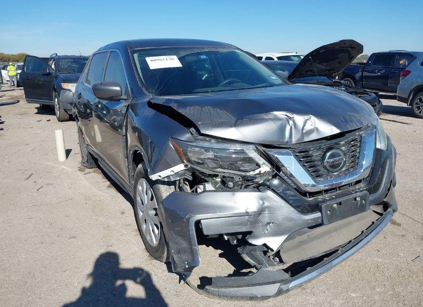 2018 Nissan Rogue S (VIN 5N1AT2MT6JC759470) main photo