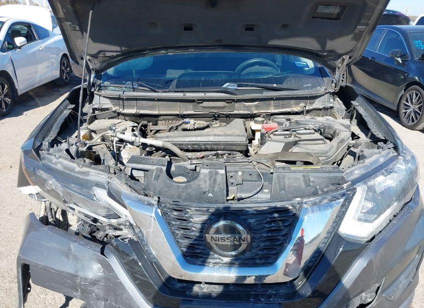 Photo 10 of 2018 Nissan Rogue S (VIN 5N1AT2MT6JC759470)