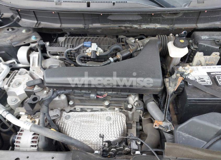 Photo 10 of 2018 Nissan Rogue SV (VIN 5N1AT2MT6JC765821)