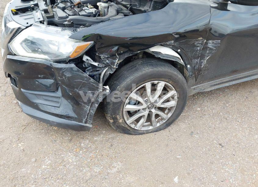 Photo 12 of 2018 Nissan Rogue SV (VIN 5N1AT2MT6JC765821)