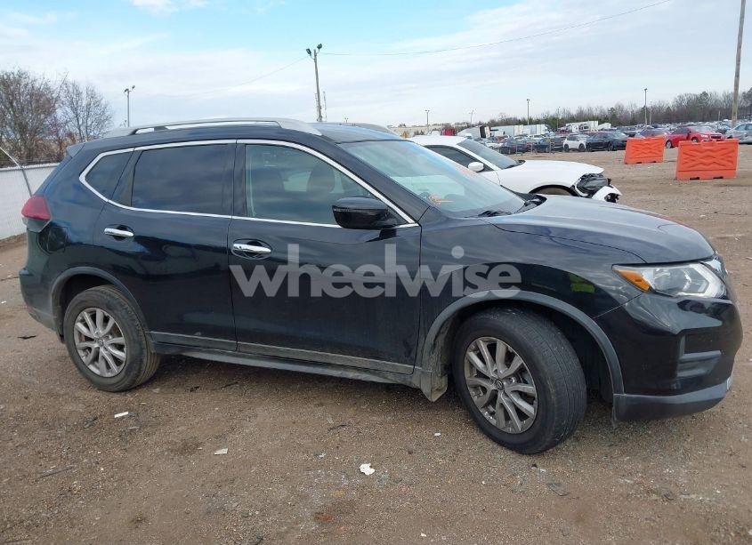 Photo 14 of 2018 Nissan Rogue SV (VIN 5N1AT2MT6JC765821)