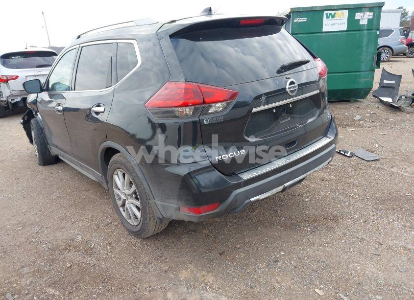 Photo 3 of 2018 Nissan Rogue SV (VIN 5N1AT2MT6JC765821)