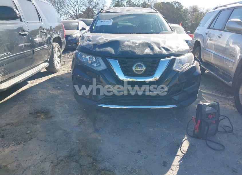 Photo 12 of 2018 Nissan Rogue SV (VIN 5N1AT2MT6JC765883)