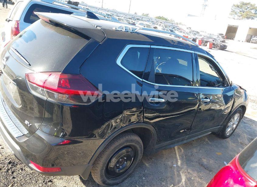 Photo 13 of 2018 Nissan Rogue SV (VIN 5N1AT2MT6JC765883)