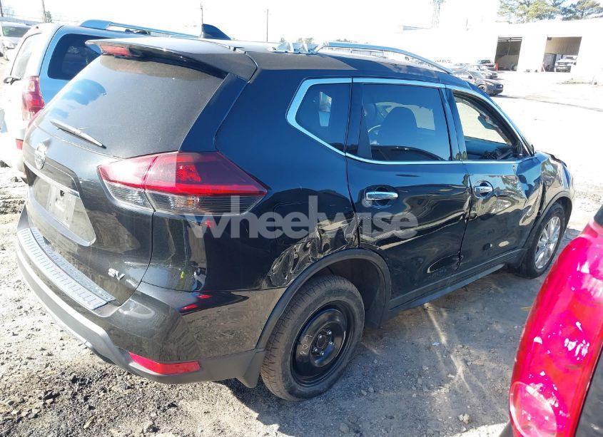 Photo 4 of 2018 Nissan Rogue SV (VIN 5N1AT2MT6JC765883)