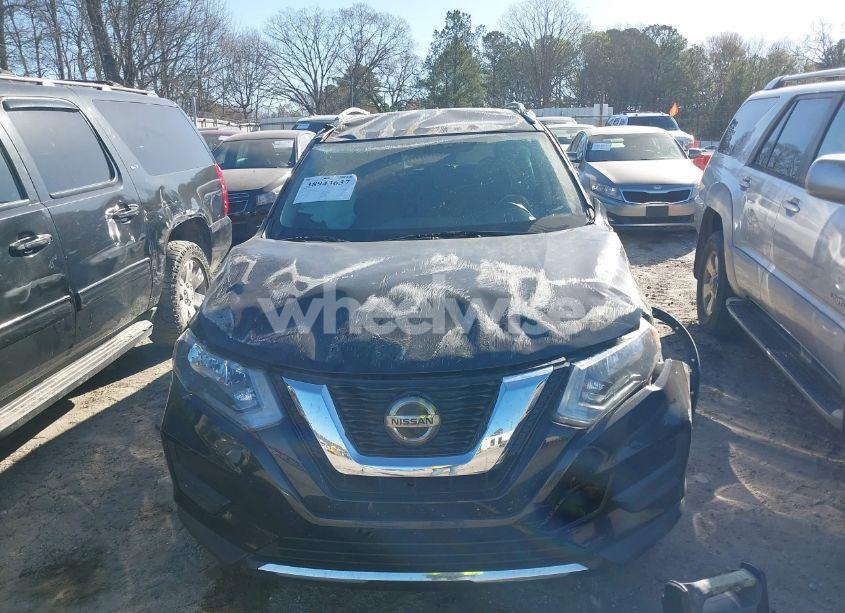 Photo 6 of 2018 Nissan Rogue SV (VIN 5N1AT2MT6JC765883)