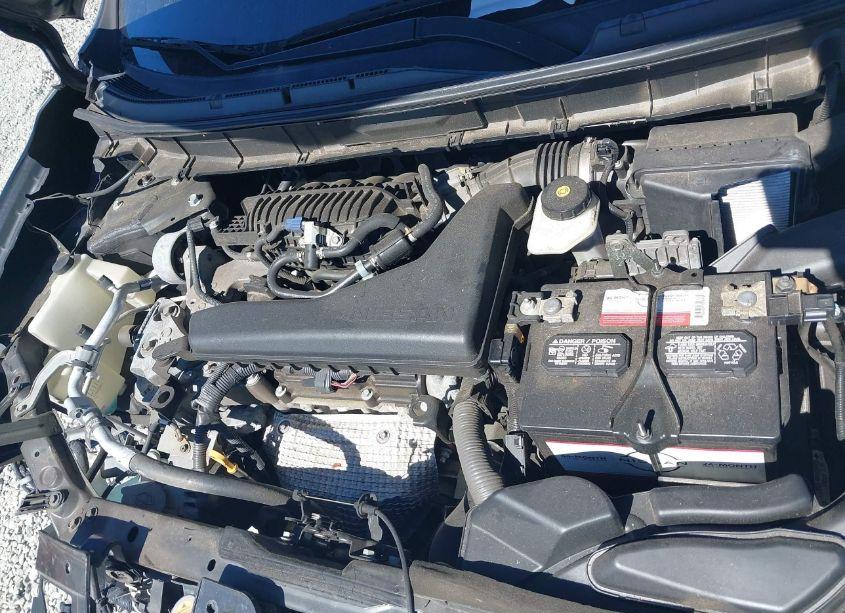 Photo 10 of 2018 Nissan Rogue SV (VIN 5N1AT2MT6JC783204)