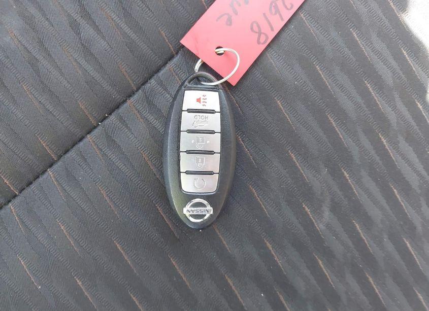 Photo 11 of 2018 Nissan Rogue SV (VIN 5N1AT2MT6JC783204)