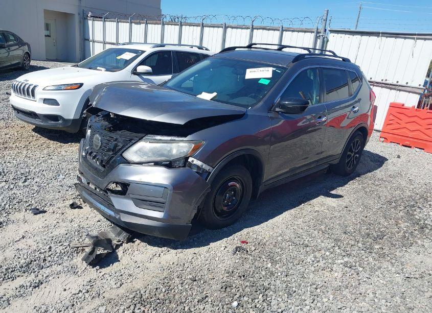 Photo 2 of 2018 Nissan Rogue SV (VIN 5N1AT2MT6JC783204)